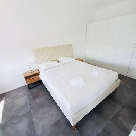 One Comfortable Bedroom Flat With Terrace Apartamento Luxemburgo